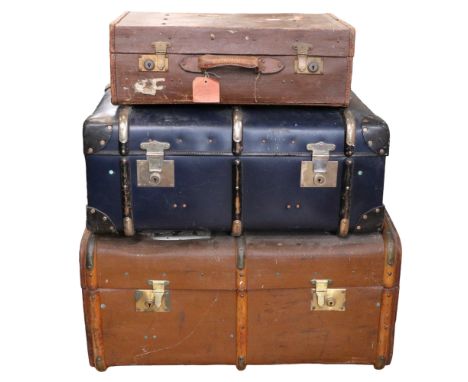 Three vintage luggage / cabin trunks, largest 85 cm x 50 cm x 44 cm