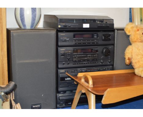 AIWA TWIN SPEAKER HI-FI SYSTEM     