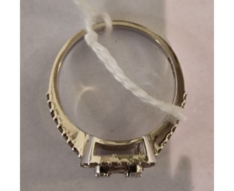 14CT DIAMOND RING SIZE L/M