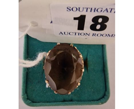 9CT GOLD SMOKEY QUARTZ RING - SIZE L