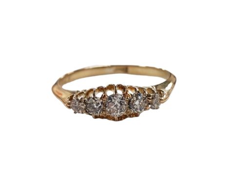 18 CARAT YELLOW GOLD 5 STONE DIAMOND RING WITH 0.40 CARAT OF DIAMONDS 