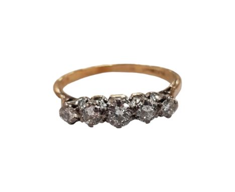 18 CARAT YELLOW GOLD 5 STONE DIAMOND RING WITH 0.40 CARAT OF DIAMONDS 