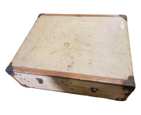 1920S COMPARTMENTAL STEAMER TRUNK 