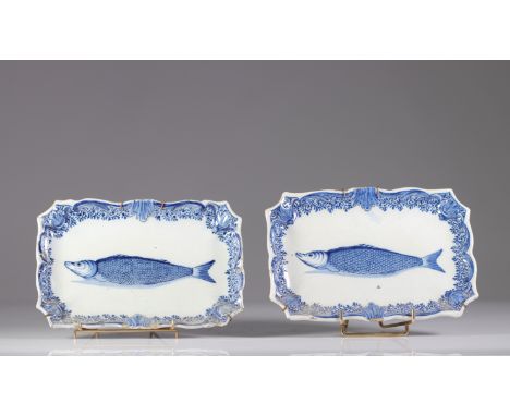  Dishes (2) in Delft 18th decorated with Herrings - Sizes: L 160mm l : 235mm - Weight (K): 0,86kg - Condition: After verifica