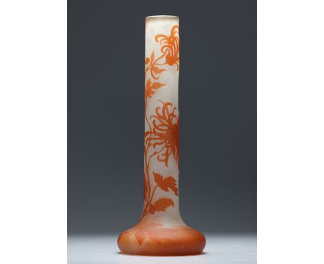  Emile Galle vae cleared with acid decoration of flowers - Sizes: H 340mm L 130mm - Weight (K): 0,94kg - Condition: at first 