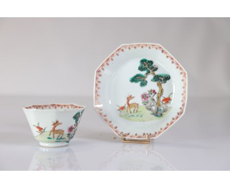  Bowl and saucer in 18th century Chinese porcelain decorated with deer - Sizes: Assiette D 115mm H bol 44mm - Weight (K): 0,1