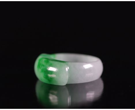  China jadeite ring XIX / XX - Sizes: D 30mm - Weight (K): 0,012kg - Condition: at first sight - good condition - no restorat