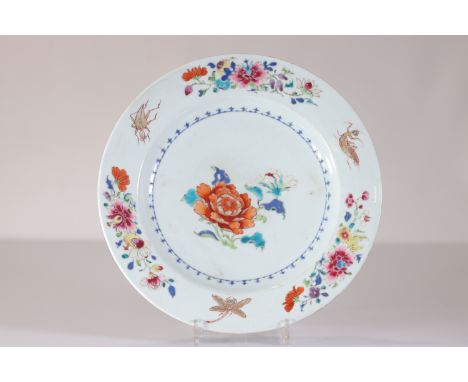  18th century famille rose plate decorated with flowers and insects - Sizes: D 325mm - Weight (K): 0,948kg - Condition: at fi