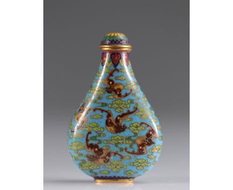  China Cloisonne snuff bottle decorated with Qing period bats - Sizes: H 75 mm L 45 mm - Weight (K): 0,045kg - Condition: at 