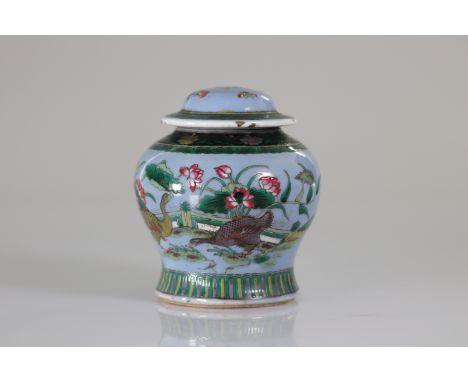  China potiche covered with duck decor mounted as a lamp - Sizes: H: 150 mm L: 120 mm - Weight (K): 0,725kg - Condition: Afte