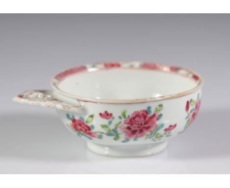  China porcelain bowl with handle 18th Qianlong - Sizes: H 600 mm L 160 mm - Weight (K): 0,248kg - Condition: at first sight 