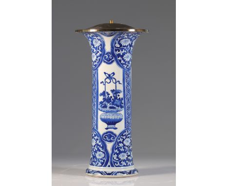  China blanc bleu porcelain vase decorated with flowered baskets 18th mark with circles - Sizes: H 430 mm L 200 mm - Weight (