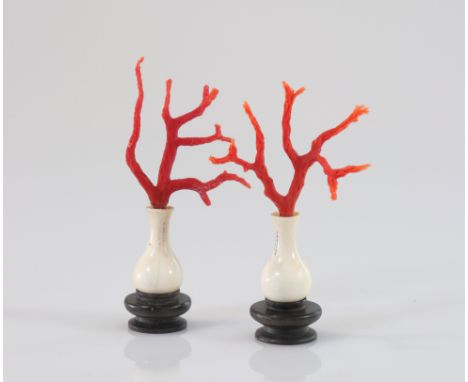  China pair of vases decorated with coral - Sizes: H 100 mm - Weight (K): 0,038kg - Condition: at first sight - good conditio