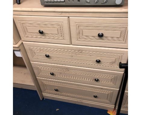 LIGHT MAPLE EFFECT TWO OVER THREE DRAWER CHEST 