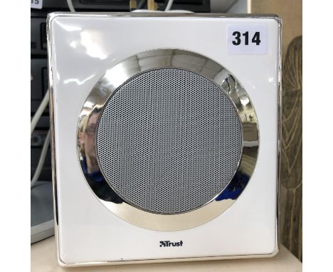 TRUST SPEAKER WITH CONTROL MODULE