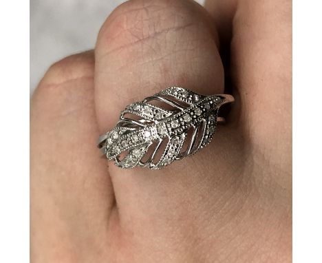 9K WHITE GOLD AND DIAMOND LEAF DESIGN RING SIZE M 2.4G APPROX