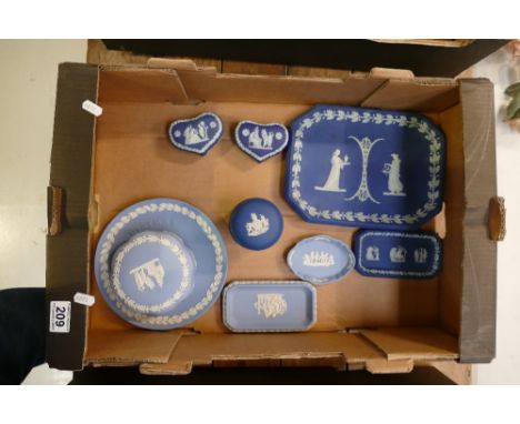 A good collection of Wedgwood jasperware items to include early dipped trays and trinket boxes, together with later jasperwar