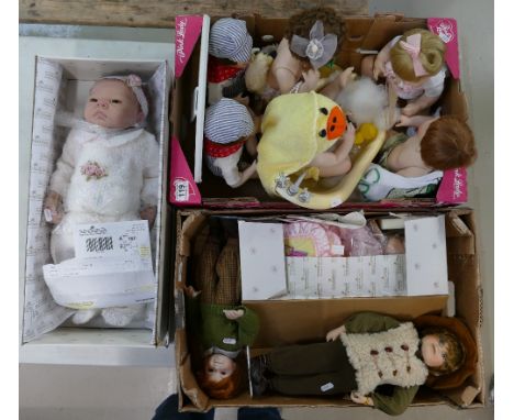 A collection of ceramic pottery dolls (some boxed) (3 trays)