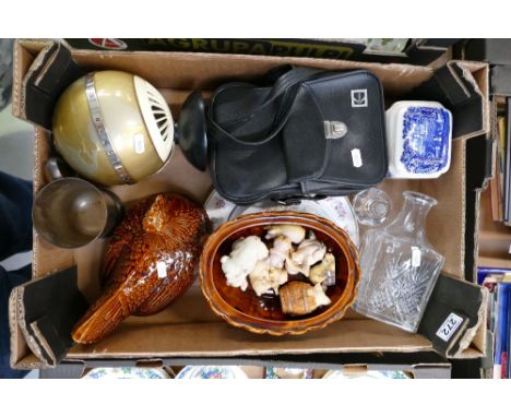 A mixed collection of items to include Sputnik style transistor radio, Earthen ware chicken, resin pigs, Kodak instamatic cam