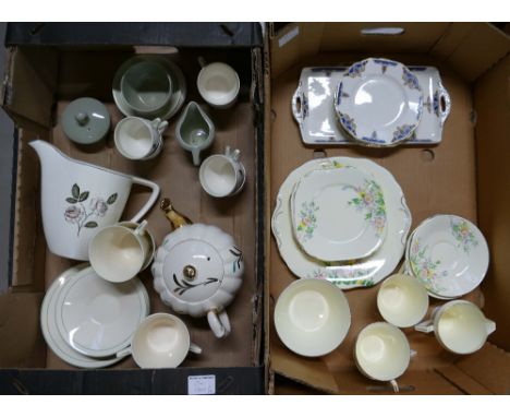 A mixed collection of ceramic items to include: Crown Devon Ivory Queen, Art-Deco part tea set, Sailsbury floral decorated pa