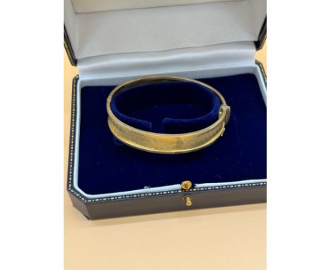 9ct yellow gold bangle. [10.86grams] [Will post] 