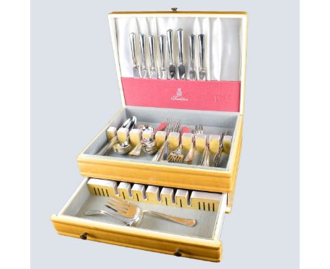 Eighty One (81) Piece Jennings Silver Co. Sterling Silver Flatware. Includes: 8 hollow knives measuring 9-1/4" L and 8-3/4" L