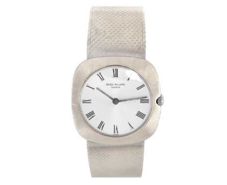 Man's Vintage Patek Philippe 18 Karat White Gold Manual Movement Bracelet Watch Ref. 3543-2 with Brushed Dial, Roman Numerals