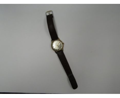A gents 9ct gold Rotary watch with manual wind movement
