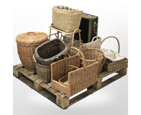 A quantity of wicker baskets and vintage luggage case (one pallet) 
