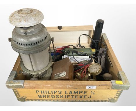 A vintage oil lamp, assorted gauges and meters, woodworking plane, Proxxon dremel and other tools. (continental plug) (1 box)