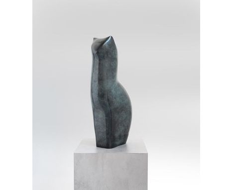 Karl Hartung     1908 Hamburg - 1967 Berlin Große Katze. 1950/1952. Bronze mit dunkelgrau-grüner Patina.  Auf der Standfläche