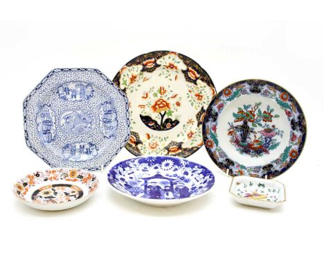 A collection of English porcelain plates and dishes, to include handpainted examples by Spode and Derby etc, together with va