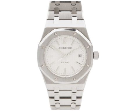 AUDEMARS PIGUET - A fine Royal Oak stainless steel gentleman's automatic bracelet watch. Serial. F 60808, no. 2915, the circu