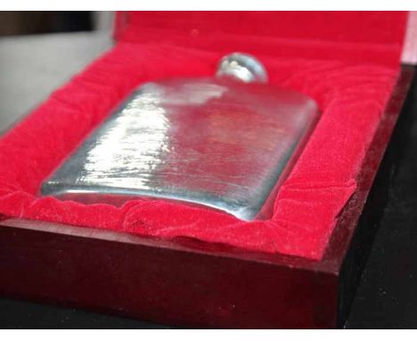 BOXED ROYAL SELANGOR PEWTER HIP FLASK
box 16cm long