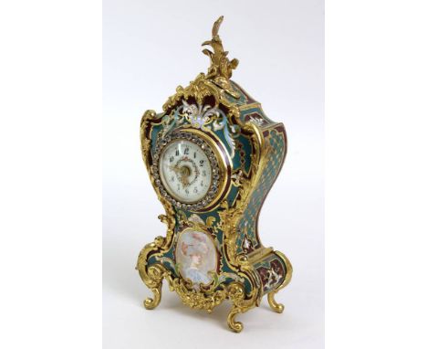 Französische Tischpendule, Frankreich um 1900, Louis XIV Stil, kl. Pendulenwerk mit Unruh-Hemmung, rote u. blaue Emailbemalun
