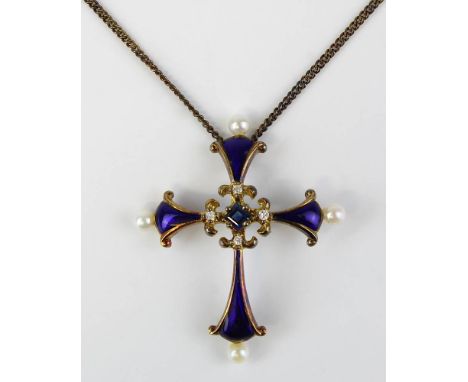 Fabergé, Igor Carl, Gelbgold Kreuzanhänger mit Saphir, Diamanten, Perlen u. blauem Emaille, Geneva um 1970, antikisierende Fo