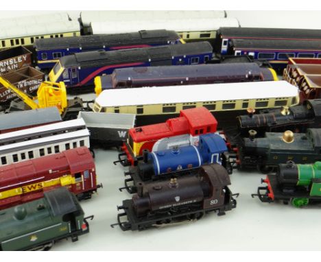 COLLECTION OF HORNBY &amp; LIMA 'OO' GAUGE ELECTRIC LOCOMOTIVES AND ROLLING STOCK, including GW Lord of the Isles 3046 loco a