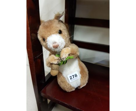 STEIFF MUSICAL SQUIRREL