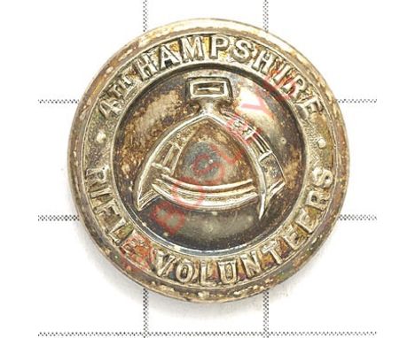 4th Hampshire Rifle Vols Officer’s silvered tunic button. New Forest dog gauge within title circlet. Approx 24 mm VGC Shank J