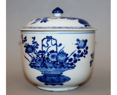 A GOOD CHINESE KANGXI PERIOD BLUE & WHITE PORCELAIN BOWL & COVER, circa 1700, the steep sides painted in a vivid tone of unde