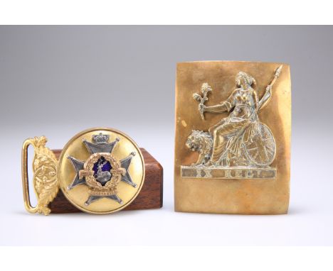 A LATE 19TH CENTURY OFFICERS' PATTERN SILVER, GILT AND ENAMEL WAIST BELT CLASP OF THE DERBYSHIRE REGIMENT (SHERWOOD FORESTERS