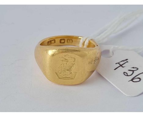 A HEAVY GENTS SIGNET RING, 18CT, 11G