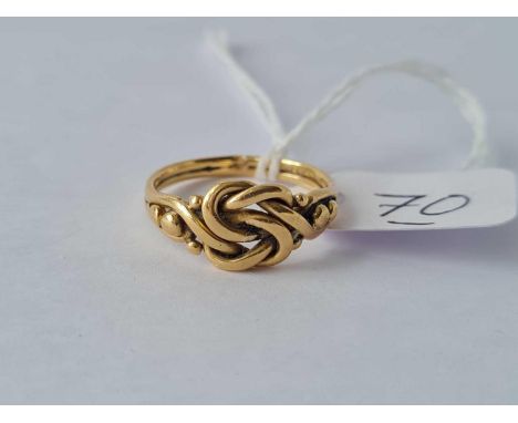 an 18ct gold keeper ring size M 3.5g