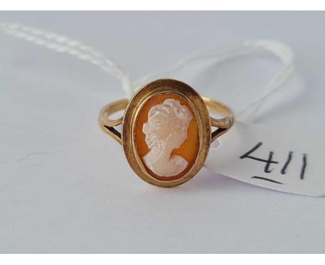 A shell cameo 9ct ring size Q 2.3g inc