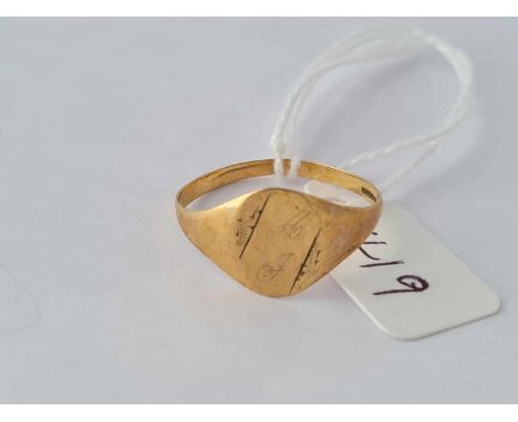A signet ring 9ct size R – 1.5 gms