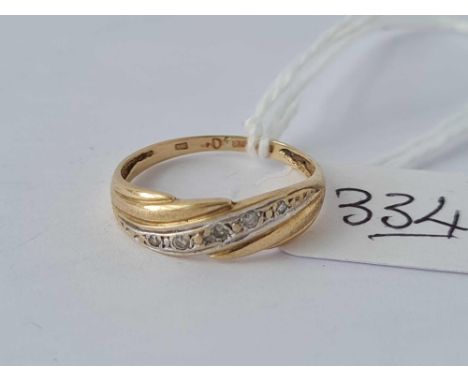A diamond set 9ct band ring size K 1.3g inc