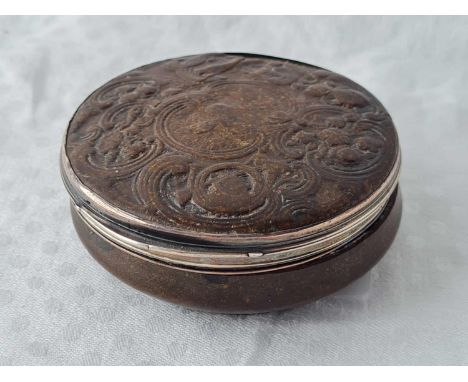 An 18th Century Silver mounted tobacco box with decorated cover and horn mounts (A/F) – 3” wide