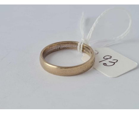 A white gold band ring 9ct size R – 3.5 gms