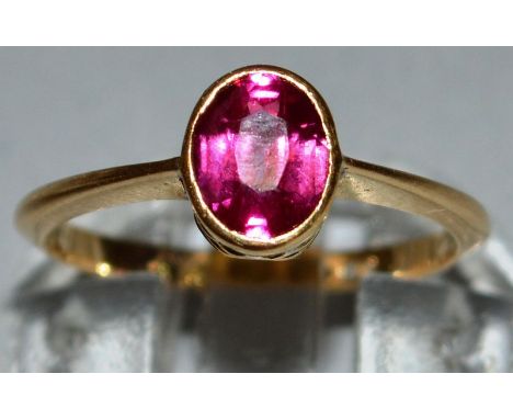 A GOOD RUBY RING set in 18ct gold.
