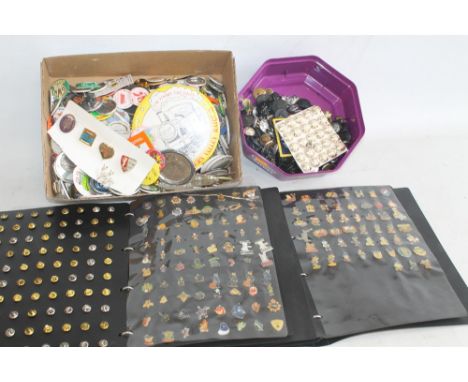 A LARGE COLLECTION OF VARIOUS METAL AND ENAMEL PIN BADGES, loose and in albums together with a quantity of assorted buttons (